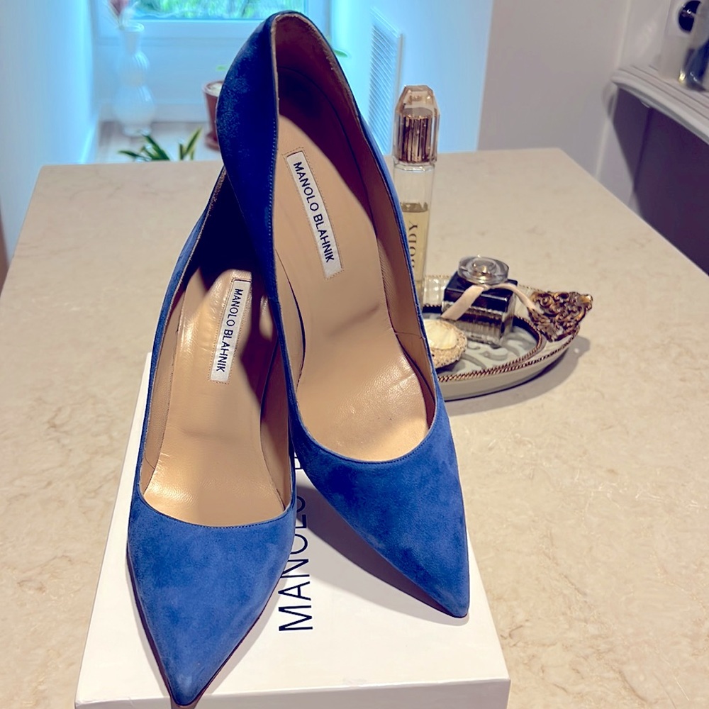 Blue suede Manolo Blahnik heals